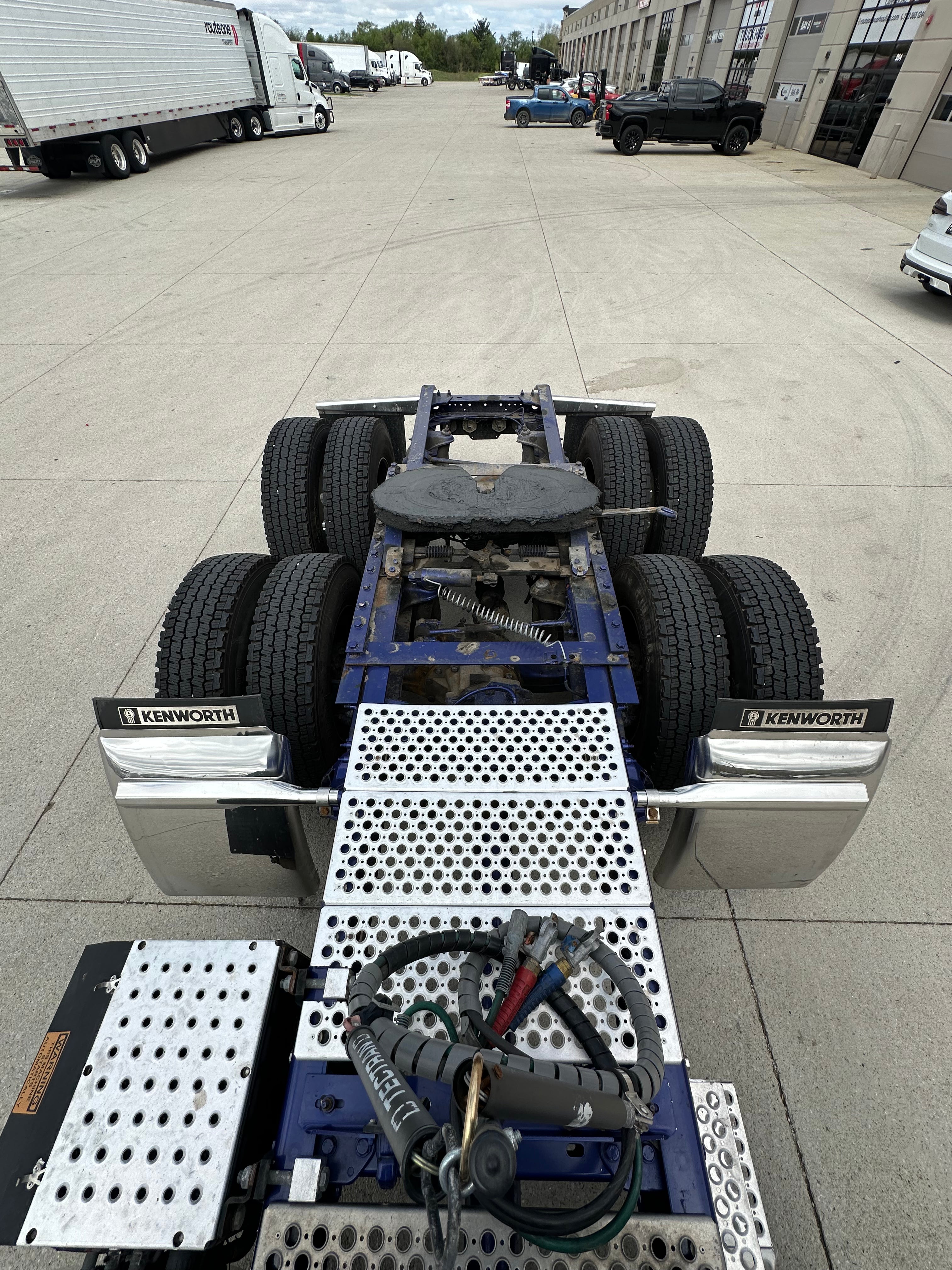 2022 KW W900 Series Route One Trailers