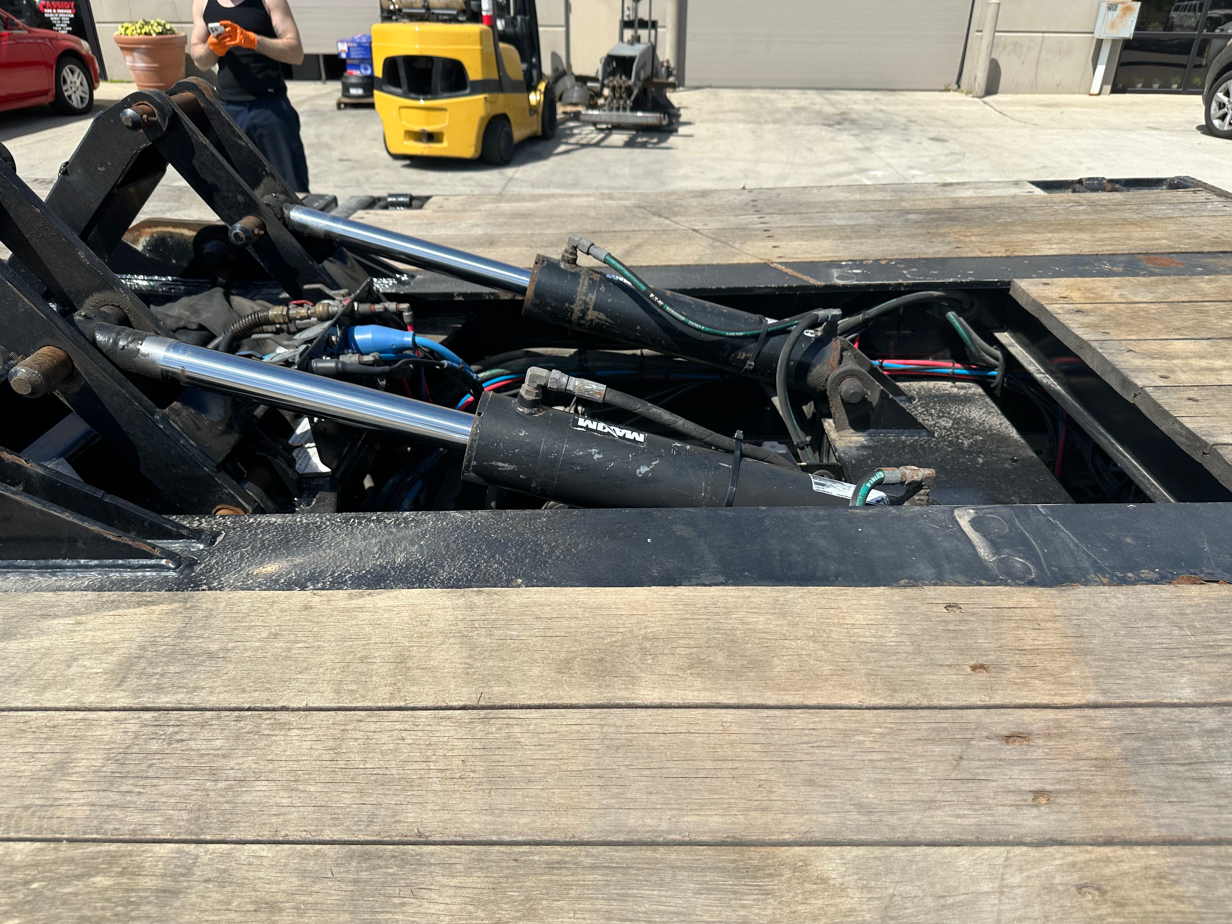 2023 XL Specialized 80 HDE Route One Trailers