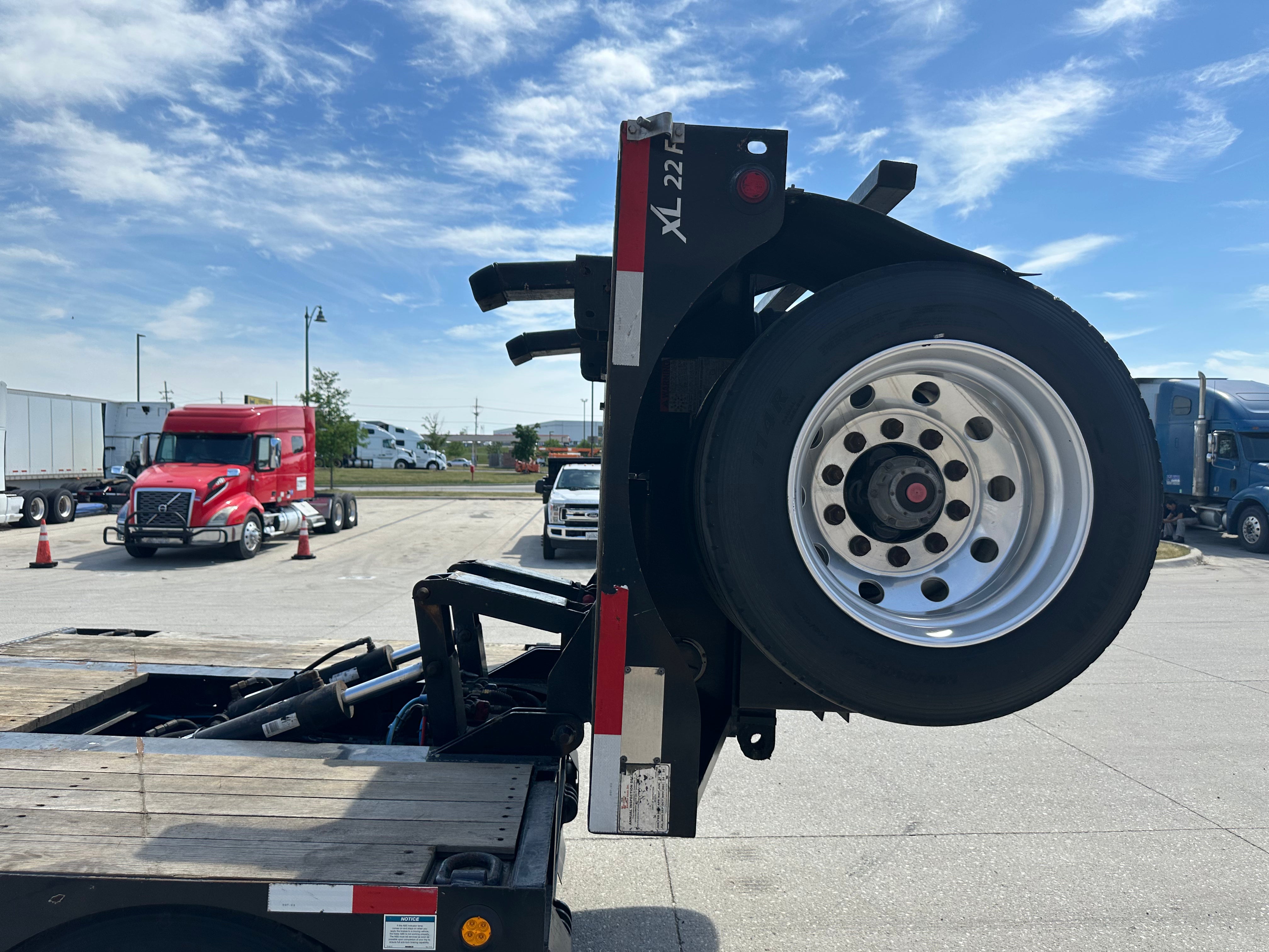 2023 XL Specialized 80 HDE Route One Trailers