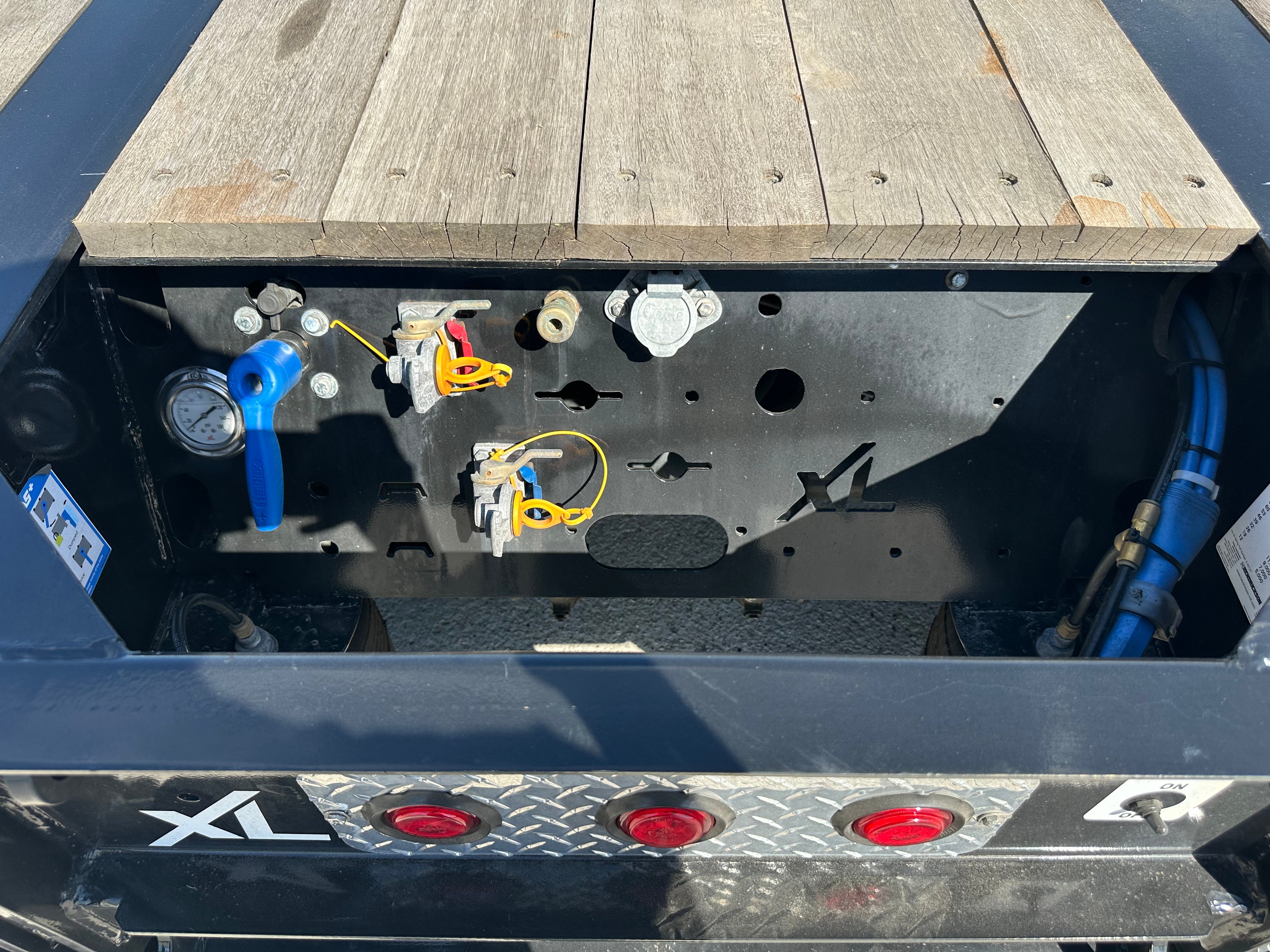 2026 XL Specialized 80 MFG-Knight Route One Trailers