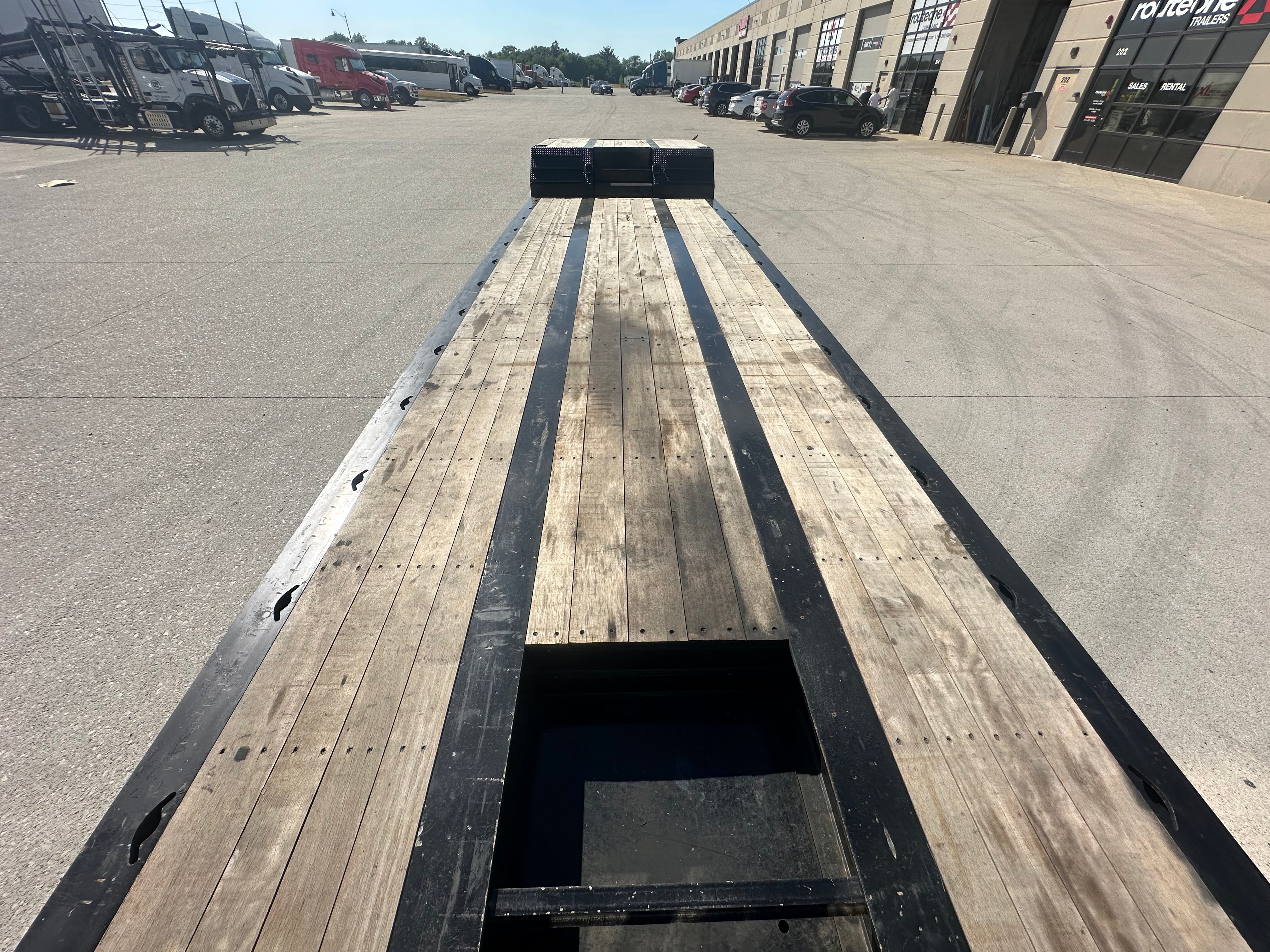2026 XL Specialized 80 MFG-Knight Route One Trailers