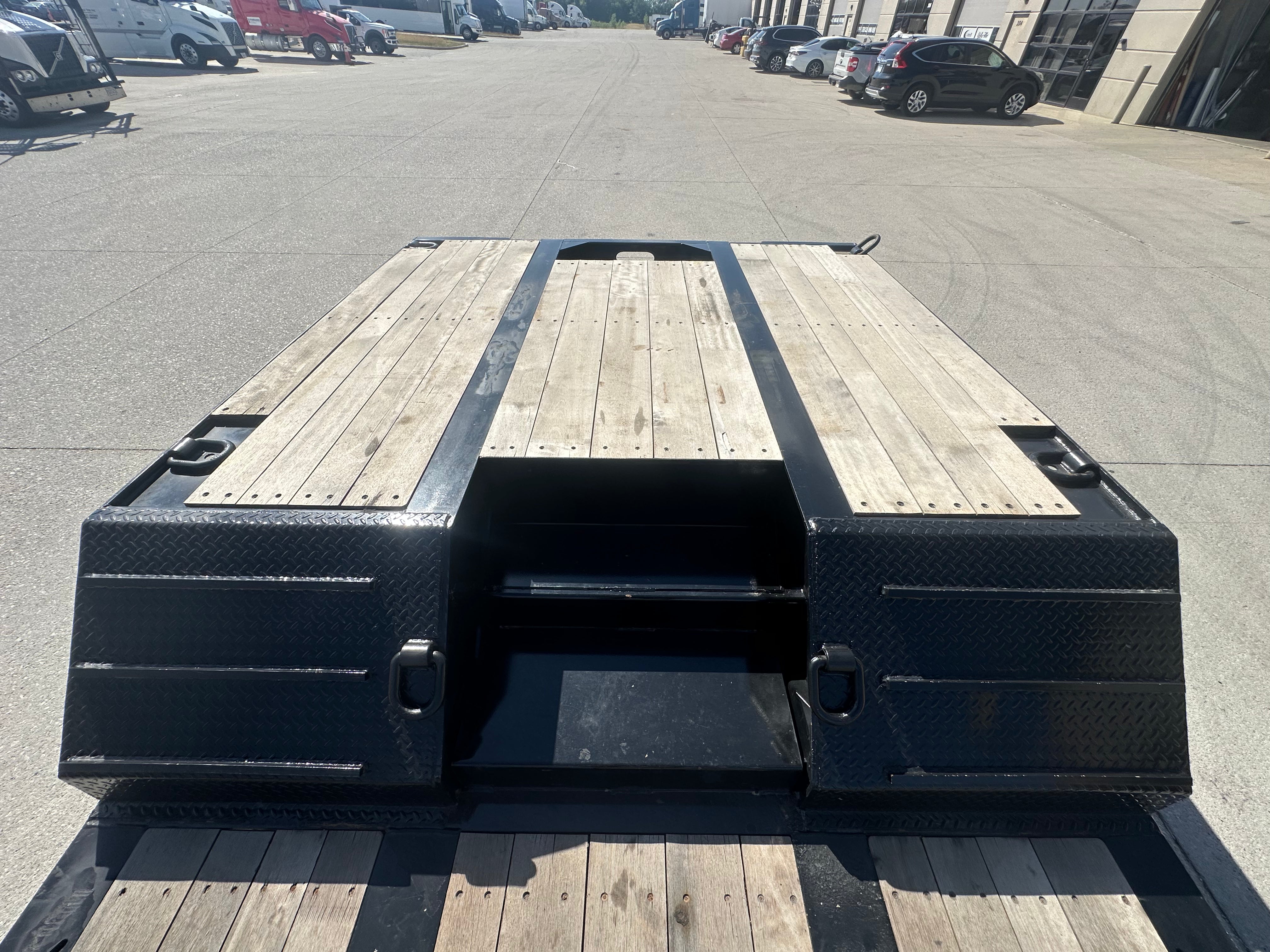 2026 XL Specialized 80 MFG-Knight Route One Trailers