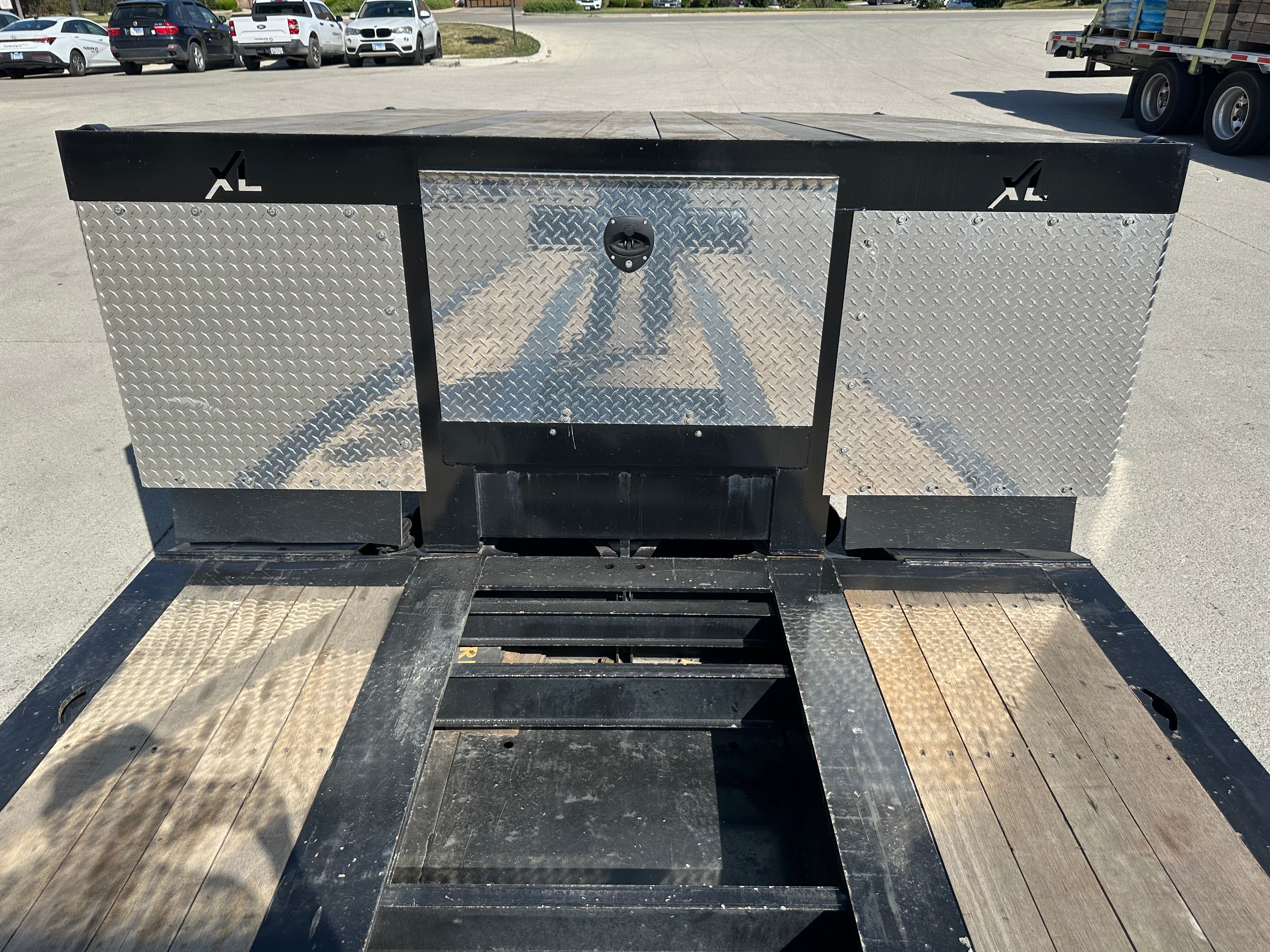 2026 XL Specialized 80 MFG-Knight Route One Trailers
