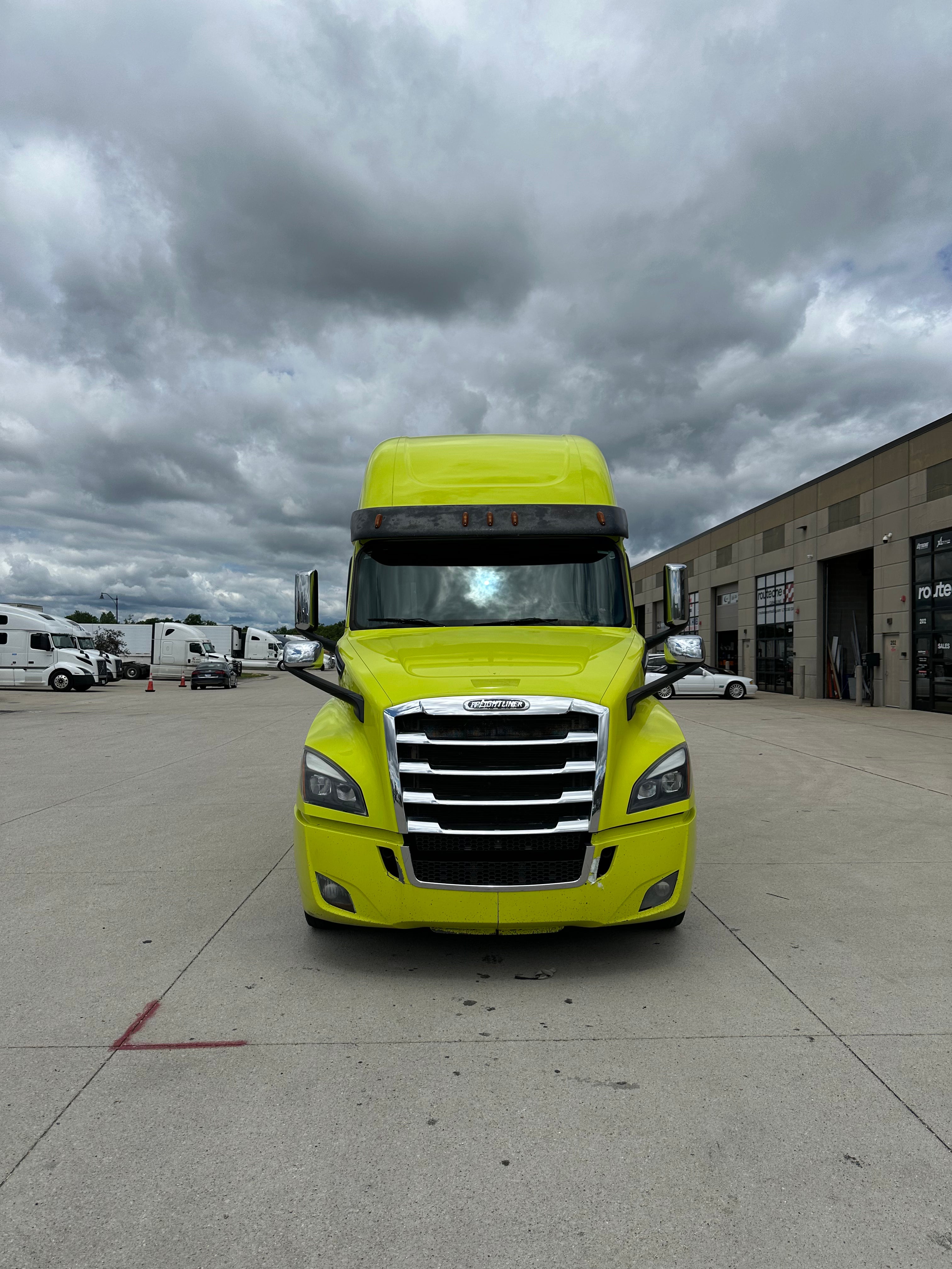 2018 Freightliner Cascadia Route One Trailers