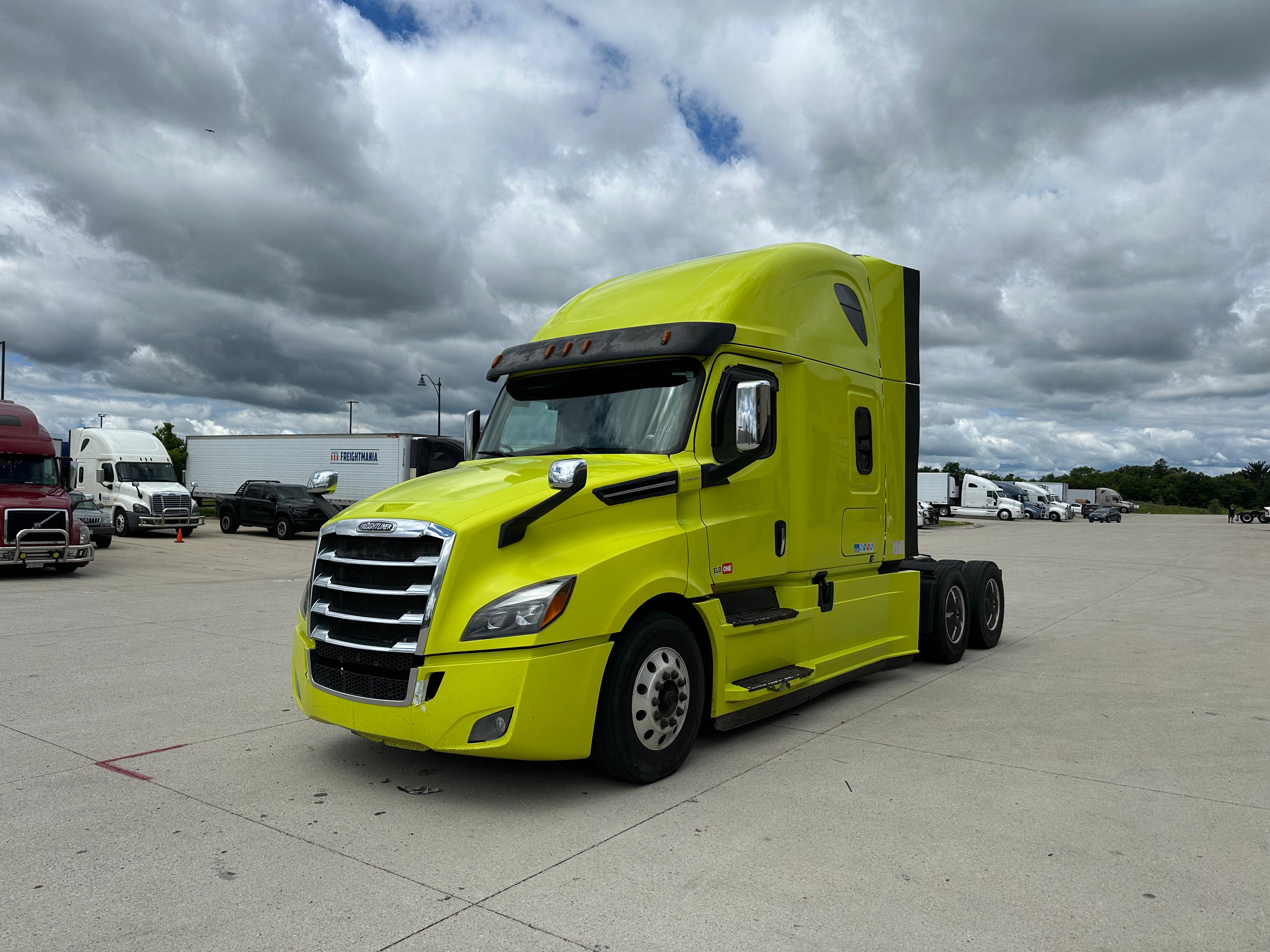 2018 Freightliner Cascadia Route One Trailers