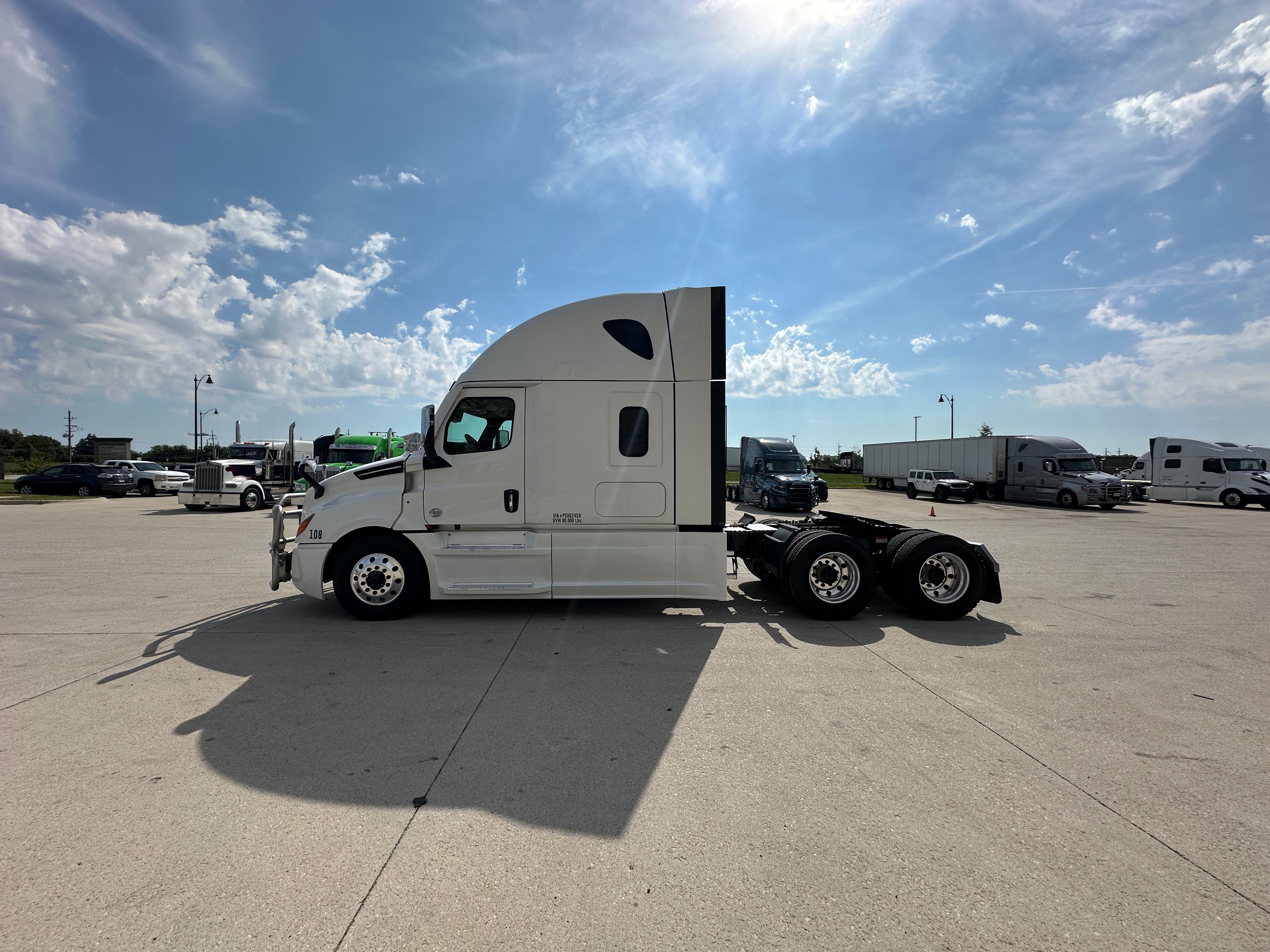 2023 Freightliner Cascadia Route One Trailers