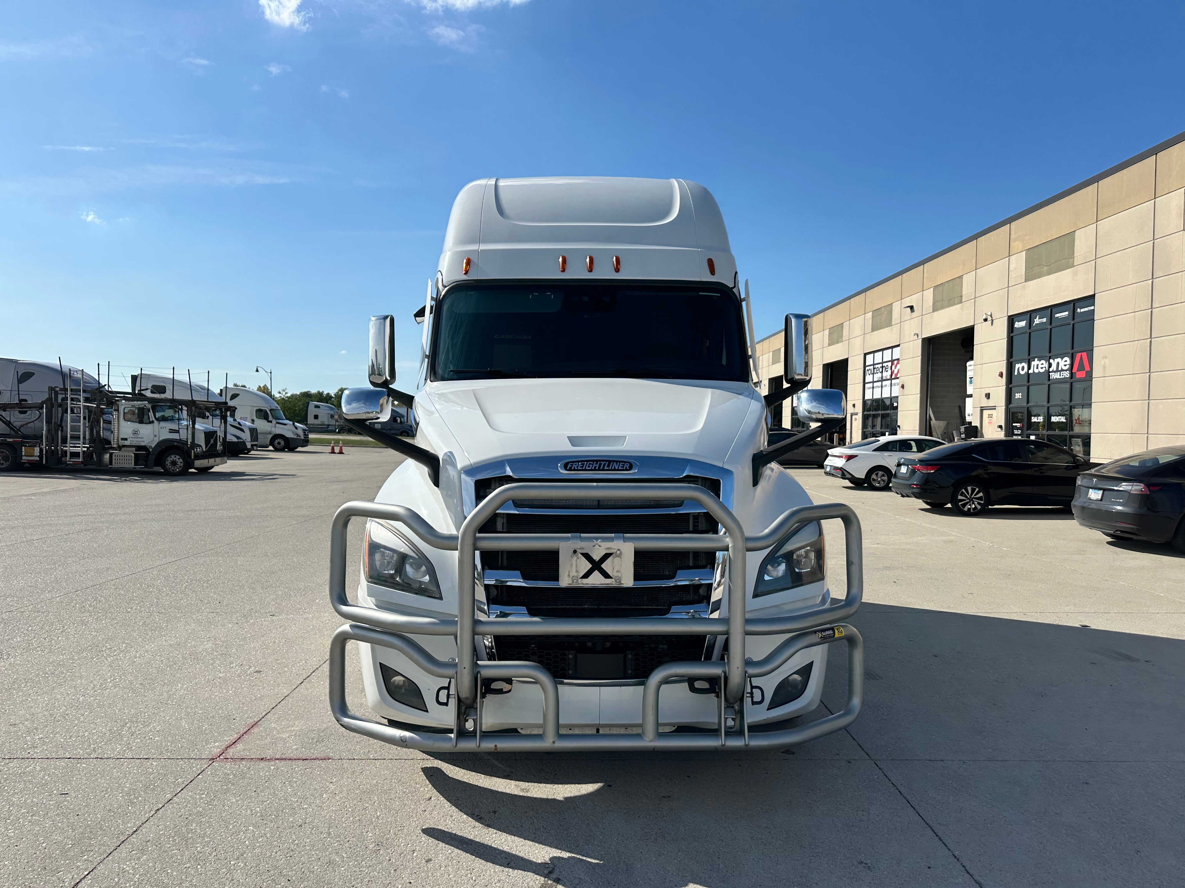 2023 Freightliner Cascadia Route One Trailers