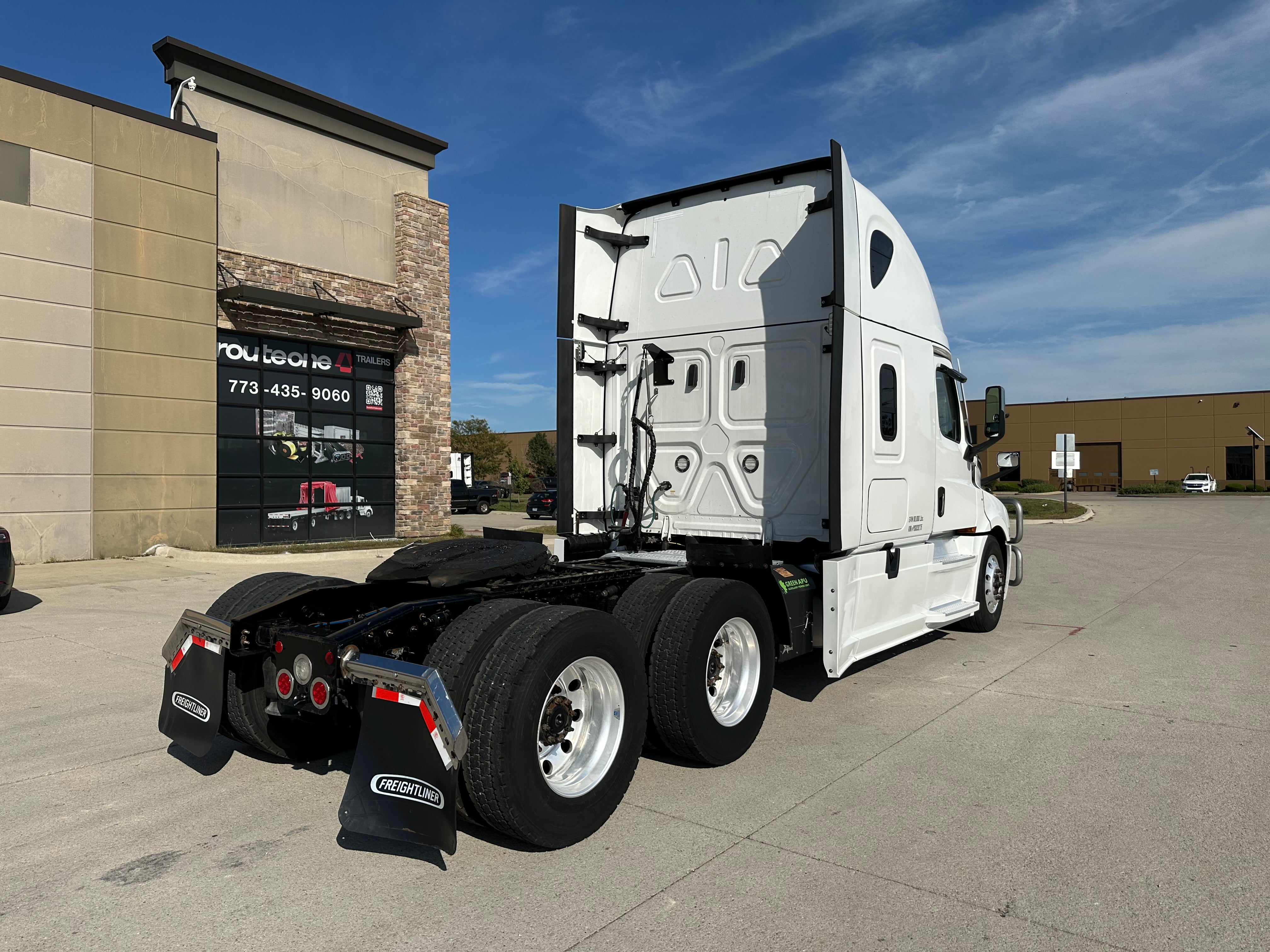 2023 Freightliner Cascadia Route One Trailers