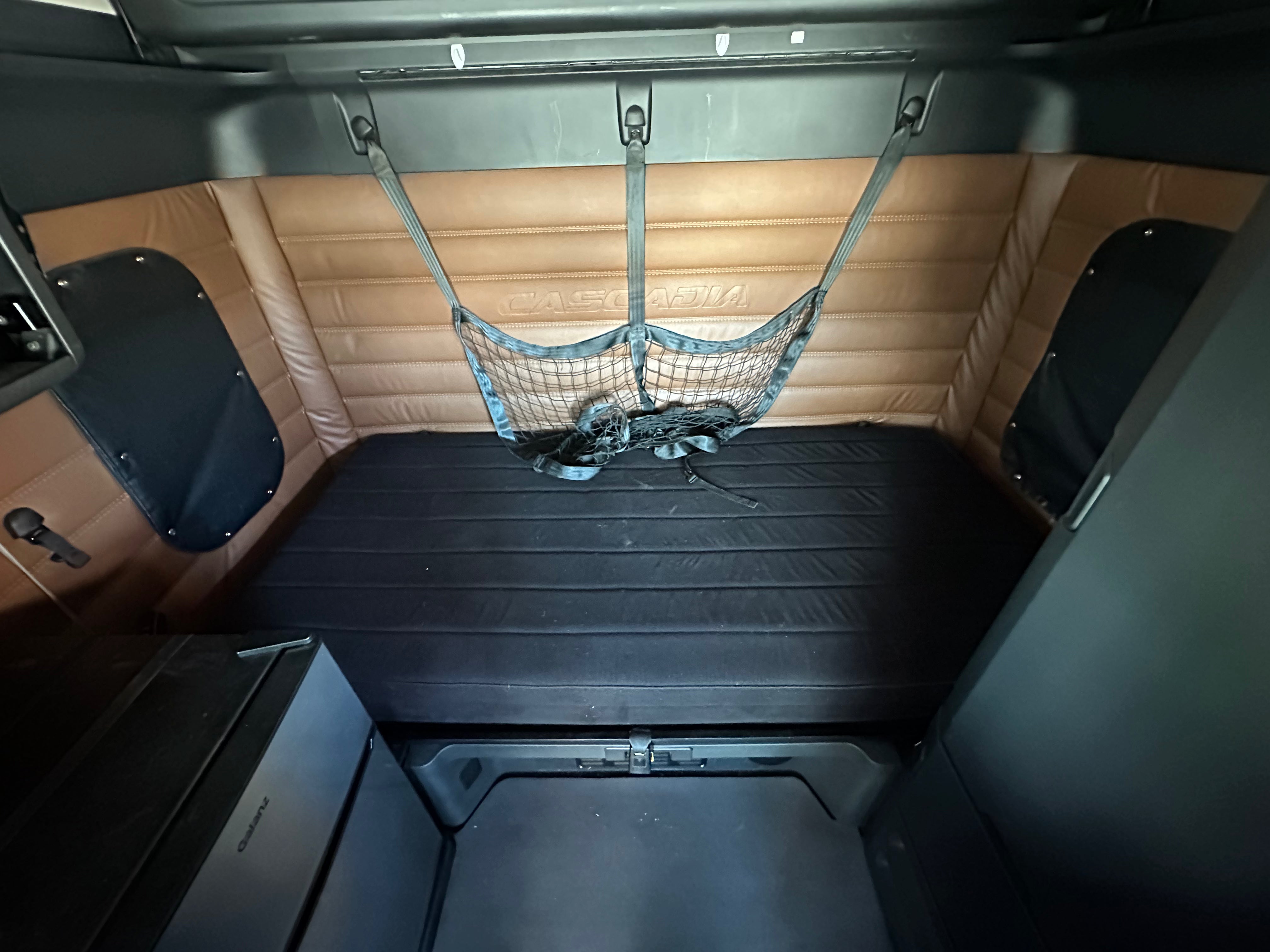 2023 Freightliner Cascadia Route One Trailers