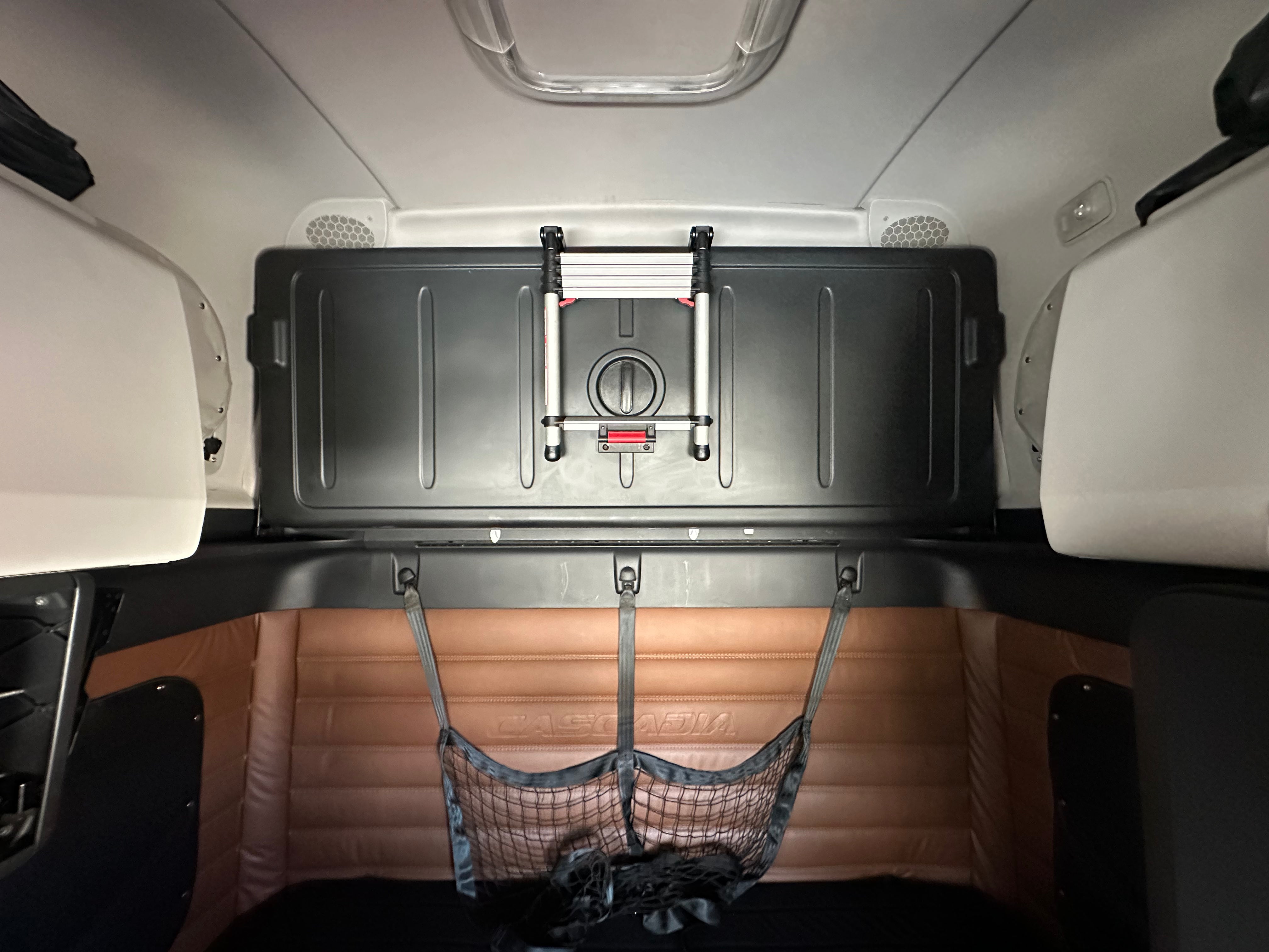 2023 Freightliner Cascadia Route One Trailers