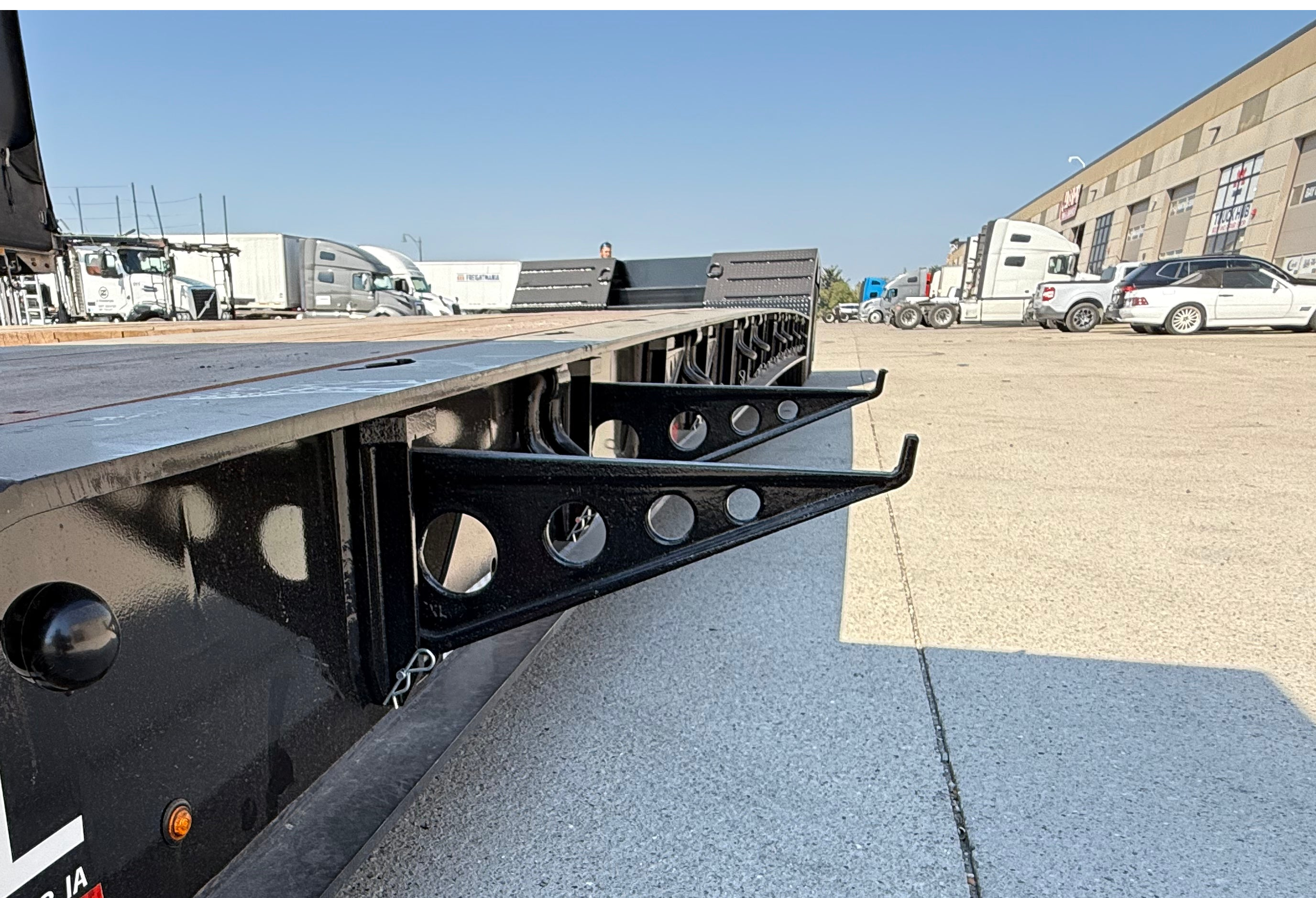 XL Specialized: Outrigger - 12' Cast Steel Route One Trailers